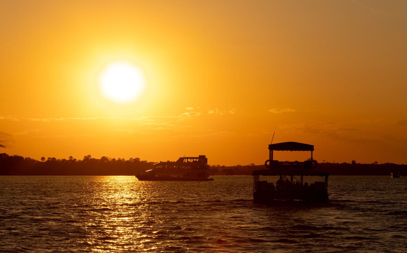 Zambezi sunset dinner cruise in Zambia